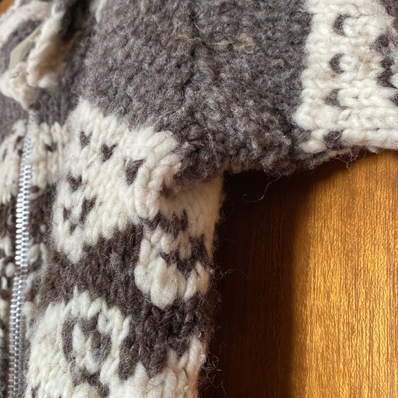 Vintage Cowichan Indian Sweater - Picture 11 of 16